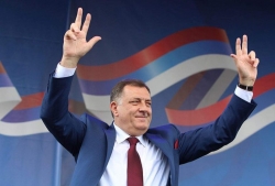 SRBUJ MAKAR SLAMU JEO: Dodik blokirao i isplatu plaća funkcionerima i namještenicima iz RS