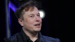 Elon Musk tvrdi da je kupio Twitter kako bi pomogao čovječanstvu