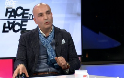 ŠTA ĆE NAMA ŠOFERIMA KUĆA: Hadžifejzović doveo vozača ambasade u studio i predstavio ga kao borca za reviziju presude
