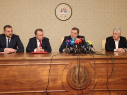 Trojka pristala na to da Bošnjaci izgube svoje predstavnike u NSRS i PSBiH iz Republike srpske