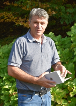 Književniku ne daju da studira književnost 