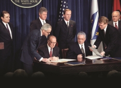 ŠADINLIJA: Pax Americana ili američka noć?