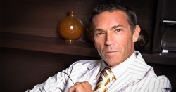 Ko je bio Jorg Haider: Kontroverzni austrijski desničar, fotke s mladićima i misteriozna smrt