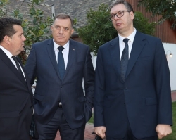 Vučić razgovarao sa Dodikom: Situacija je sve teža
